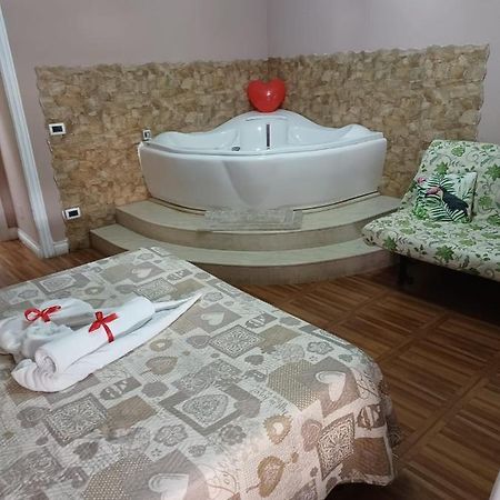 Ponte Di Chiaia Hotell Napoli Eksteriør bilde