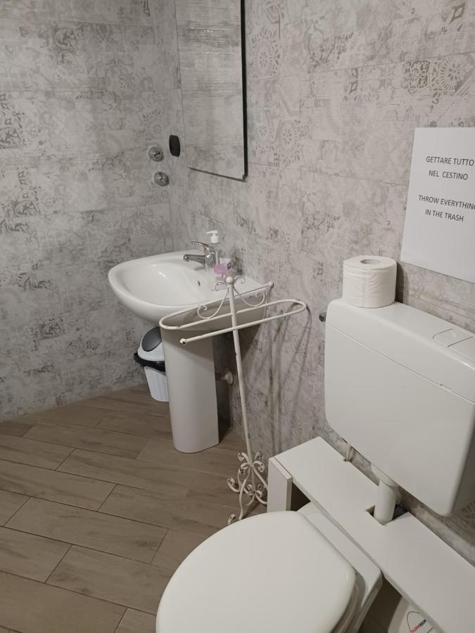 Ponte Di Chiaia Hotell Napoli Eksteriør bilde